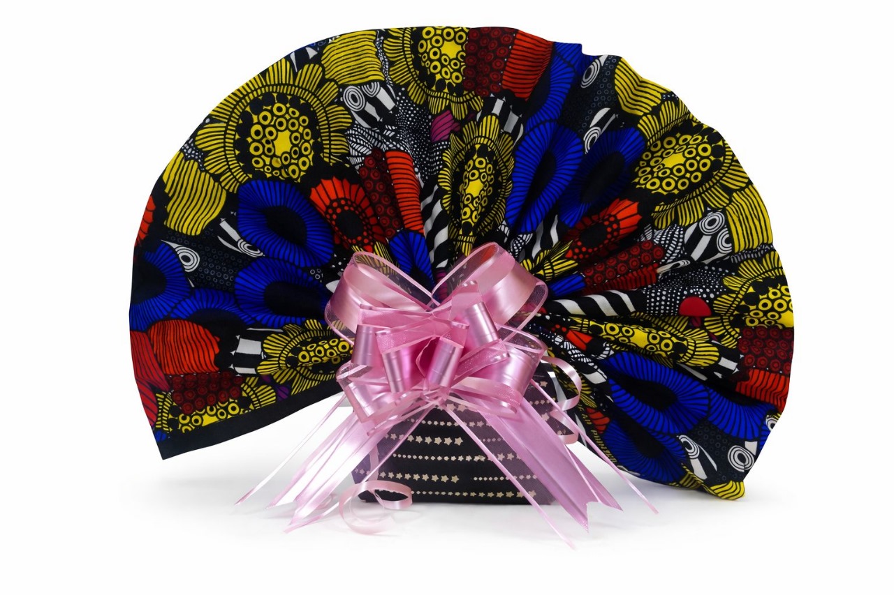 Capulana em Bouquet by Pushti Ideia de presente criativo de capulana em bouquet com carteira porta-moedas