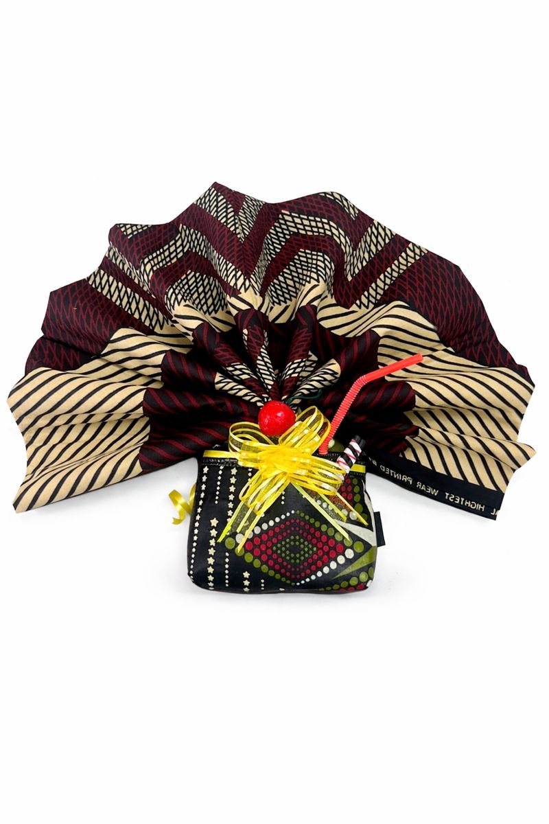 Ideia de presente criativo de capulana com carteira porta-moedas